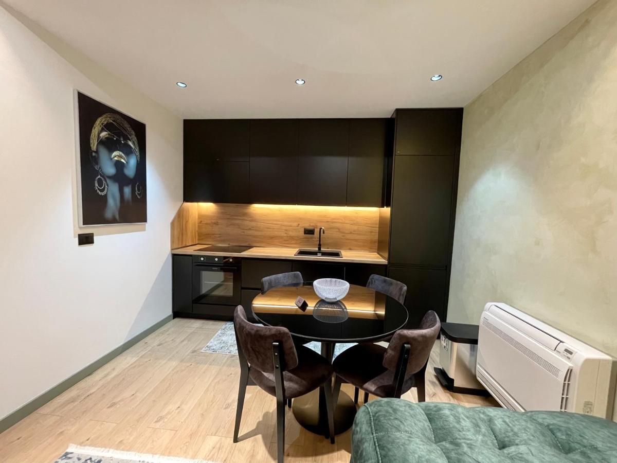 Queens Luxury Apartments Tiranë Eksteriør bilde